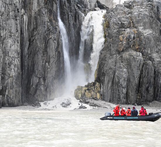Svalbard circumnavigation - In the realm of the polar bears © Spitzbergen